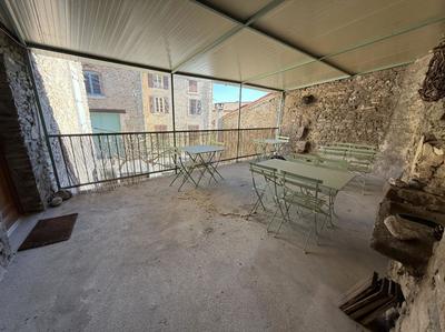 Propriété - 270 m² - 7 pièces