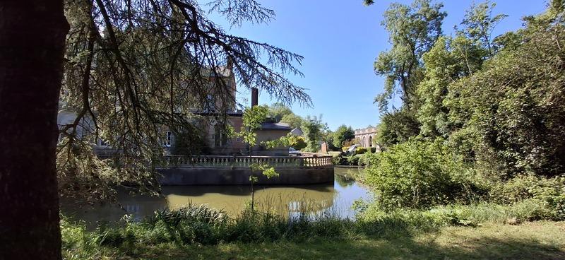 Château - 1 800 m² - 30 pièces