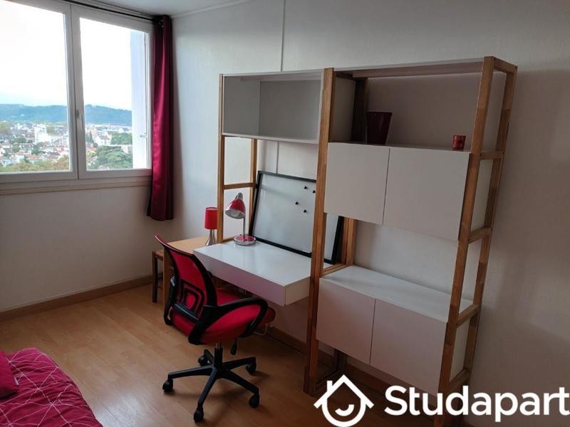 Chambre - 10 m² - 1 pièce