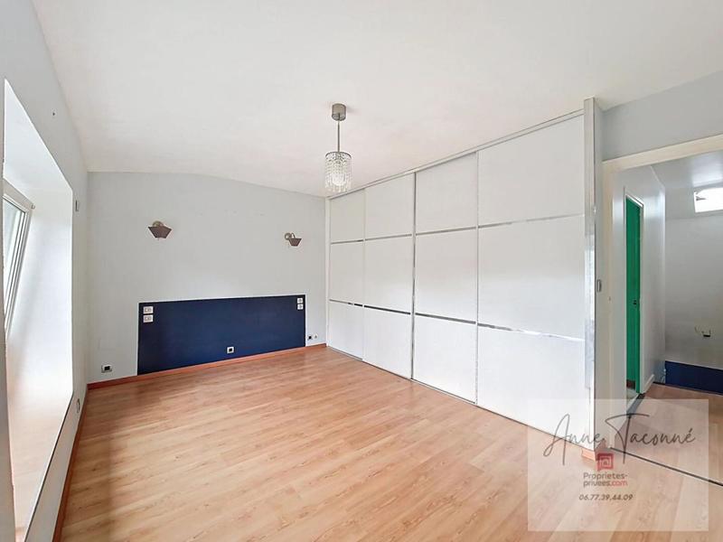 Maison - 200 m² - 6 pièces