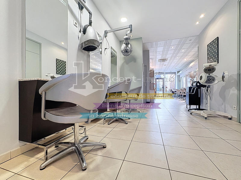 Immeuble - 117 m² - 6 pièces