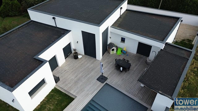 Maison - 200 m² - 6 pièces