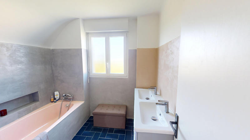 Maison - 165 m² - 7 pièces