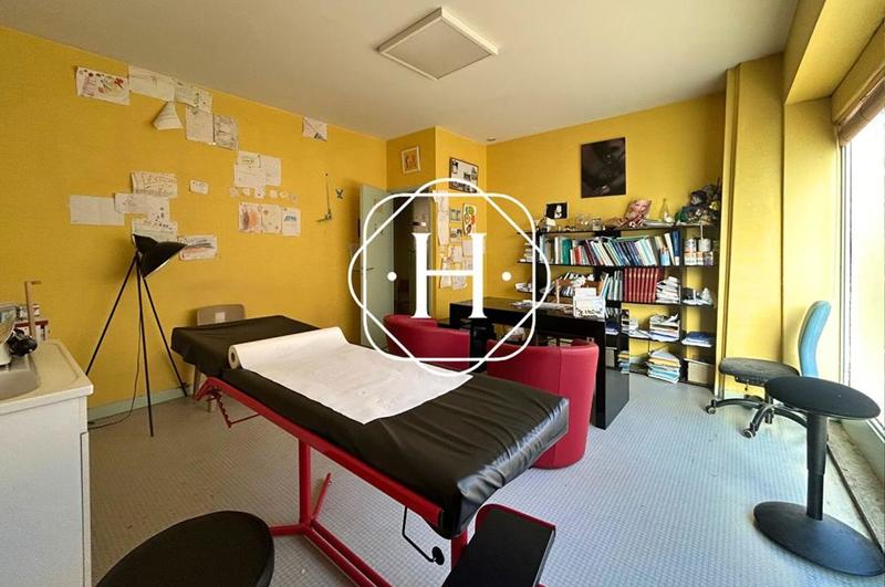 Local commercial - 94 m² - 5 pièces