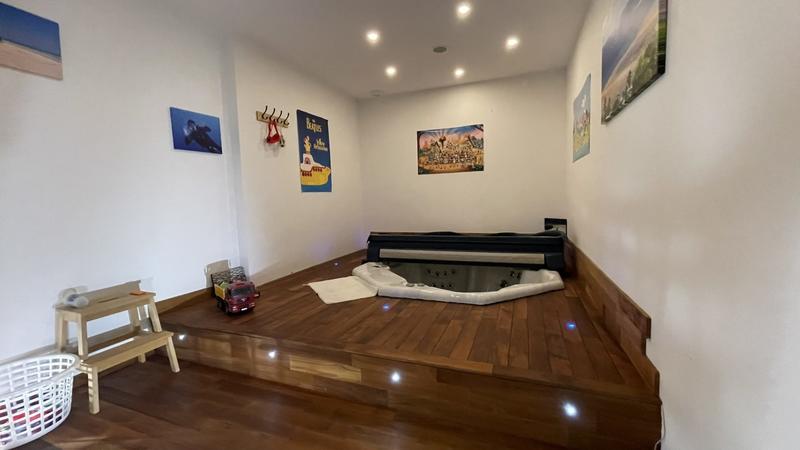 Maison contemporaine - 242 m² - 10 pièces