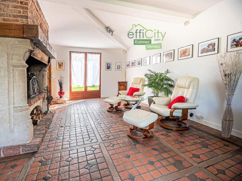 Pavillon - 215 m² - 8 pièces