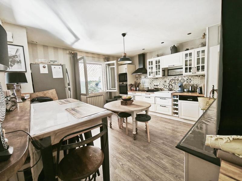 Maison - 195 m² - 7 pièces