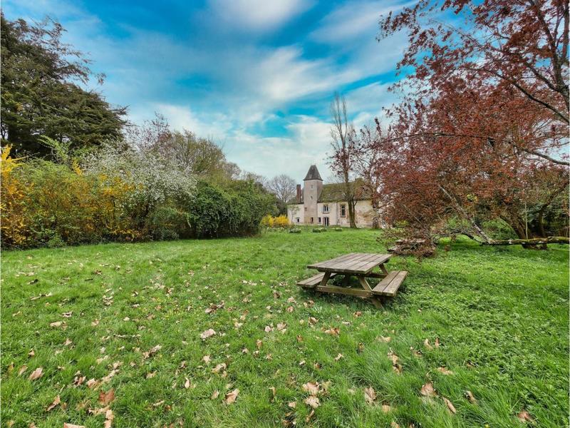 Maison - 407 m² - 17 pièces