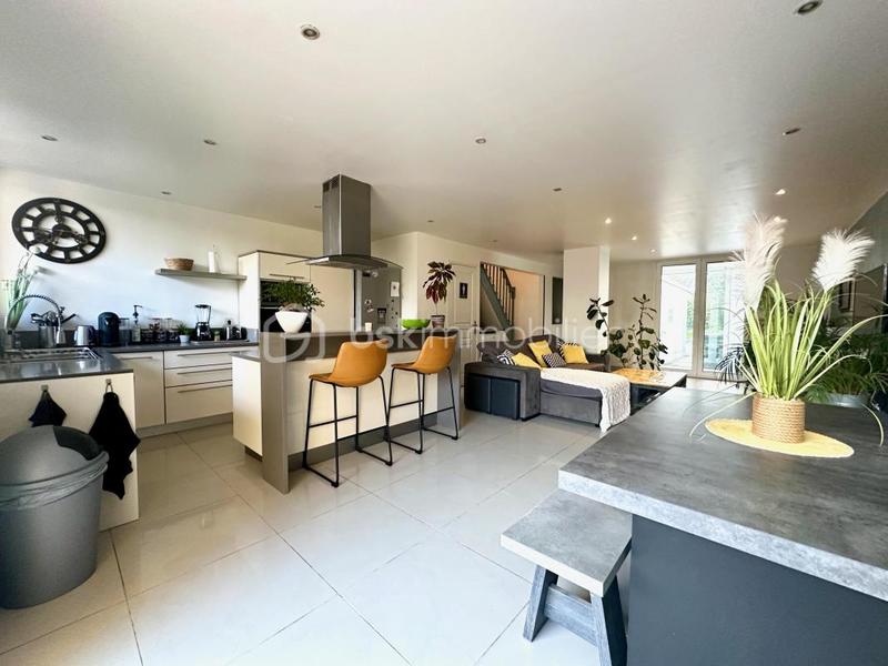 Maison - 106 m² - 5 pièces