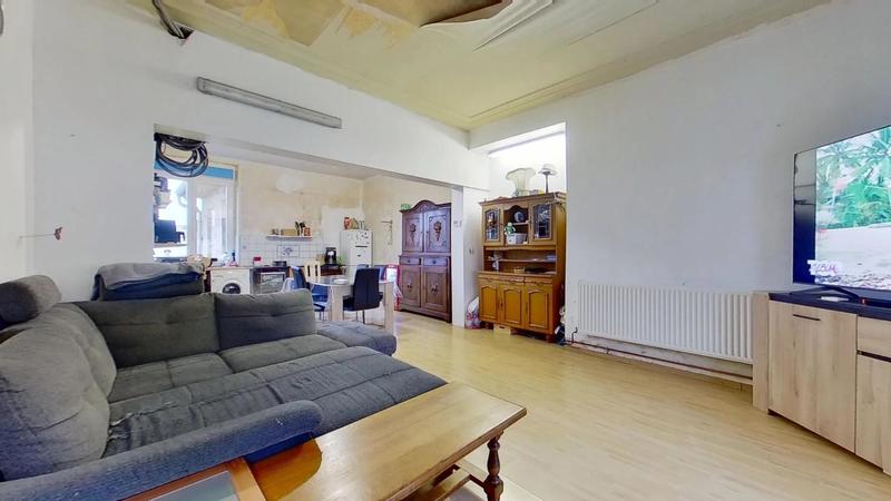 Maison - 180 m² - 8 pièces