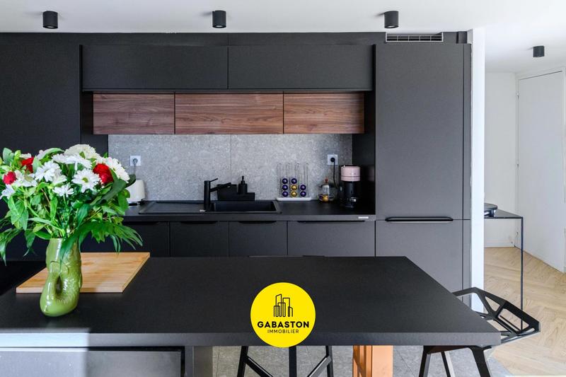 Appartement - 62 m² - 2 pièces