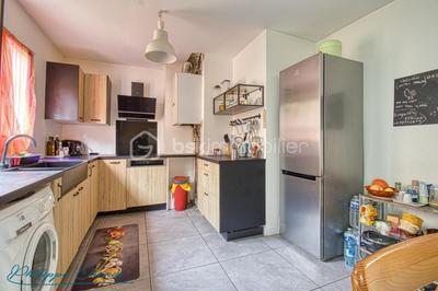 Maison - 80 m² - 5 pièces