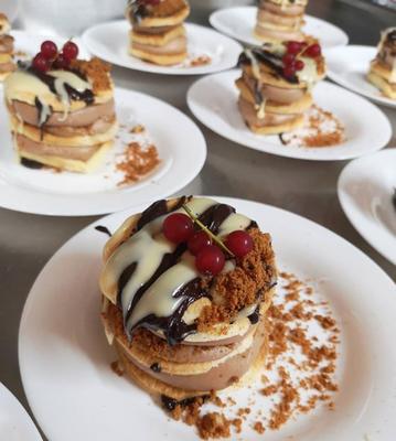 Ailleurs c'est Ici à Vienne café-théâtre et restaurant