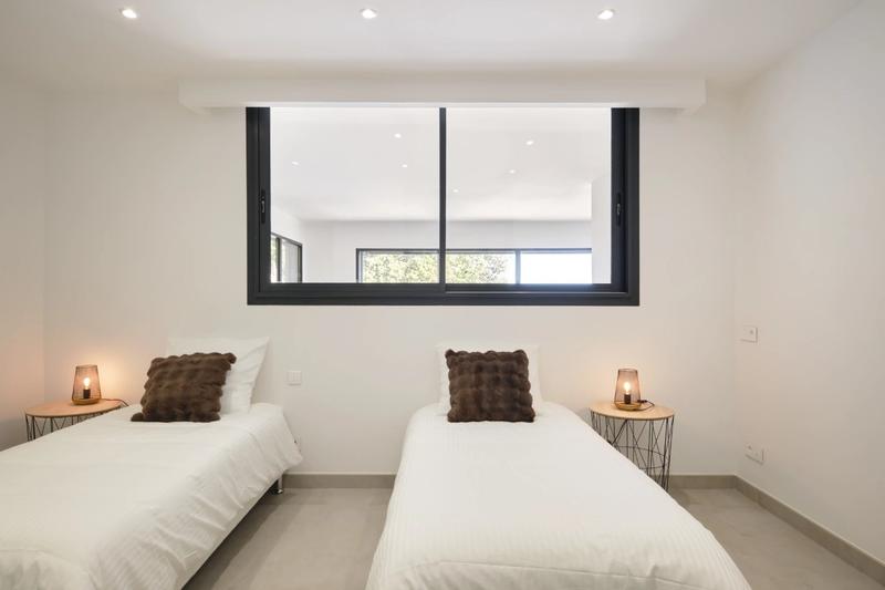 Villa - 320 m² - 7 pièces