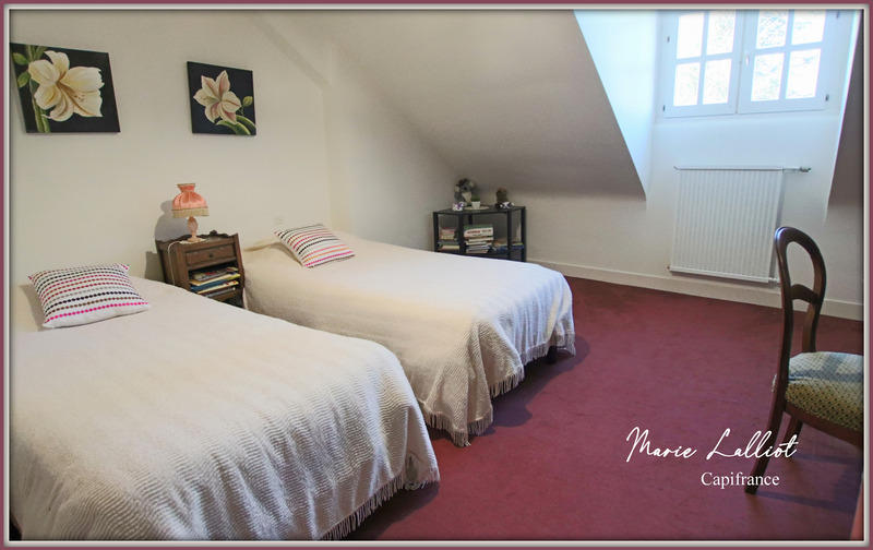 Maison - 343 m² - 12 pièces