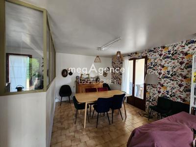 Maison traditionnelle - 143 m² - 7 pièces