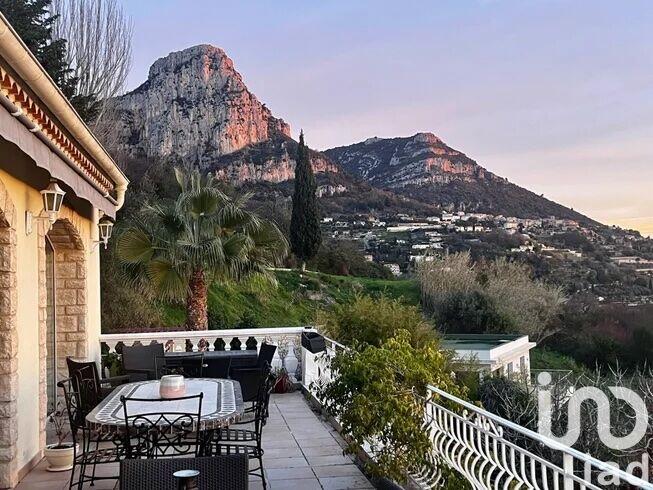 Maison - 195 m² - 6 pièces