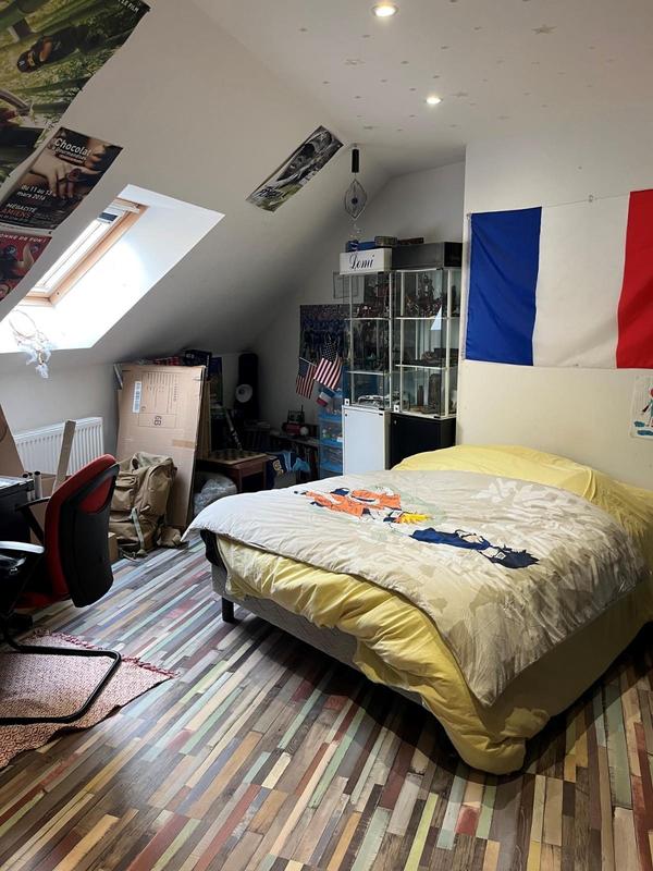 Maison - 210 m² - 7 pièces