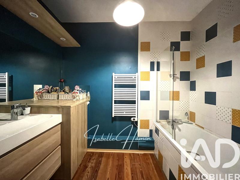 Maison - 212 m² - 9 pièces