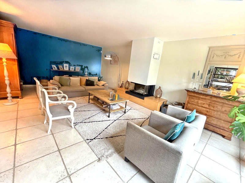 Maison - 310 m² - 8 pièces