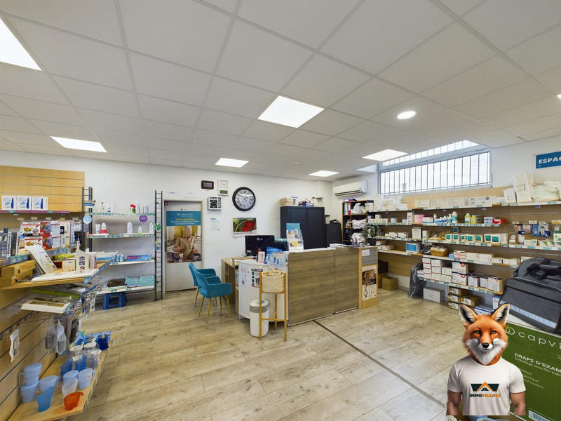 Local commercial - 393 m² - 4 pièces