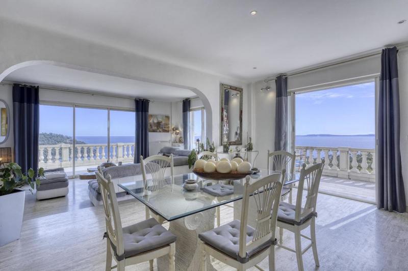 Maison - 255 m² - 8 pièces