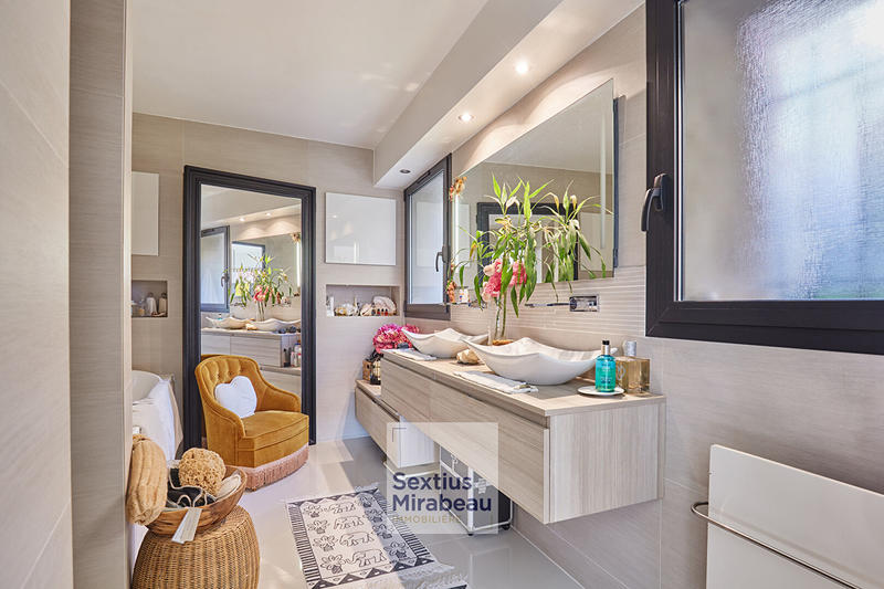 Maison - 288 m² - 5 pièces