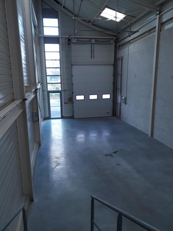 Local d'activité / Entrepôt - 165 m²