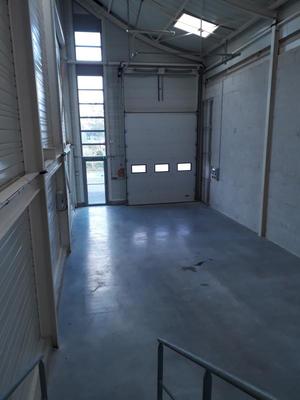 Local d'activité / Entrepôt - 165 m²