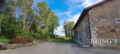 Maison - 361 m² - 7 pièces