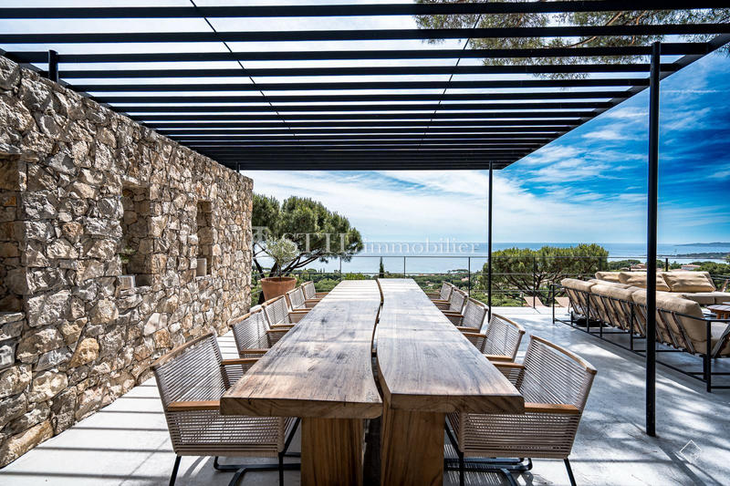 Villa - 347 m² - 9 pièces