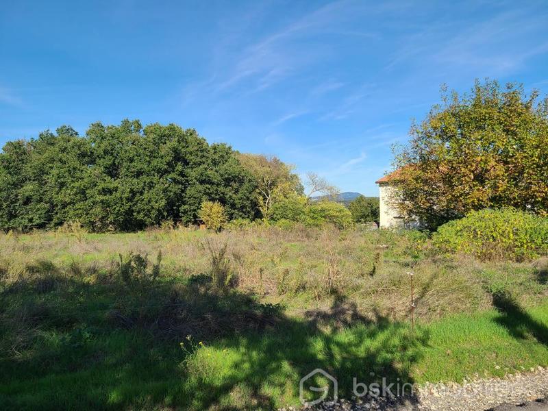 Terrain constructible - 940 m²
