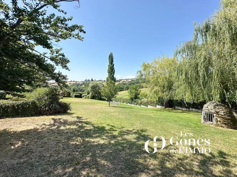 Maison - 220 m² - 7 pièces