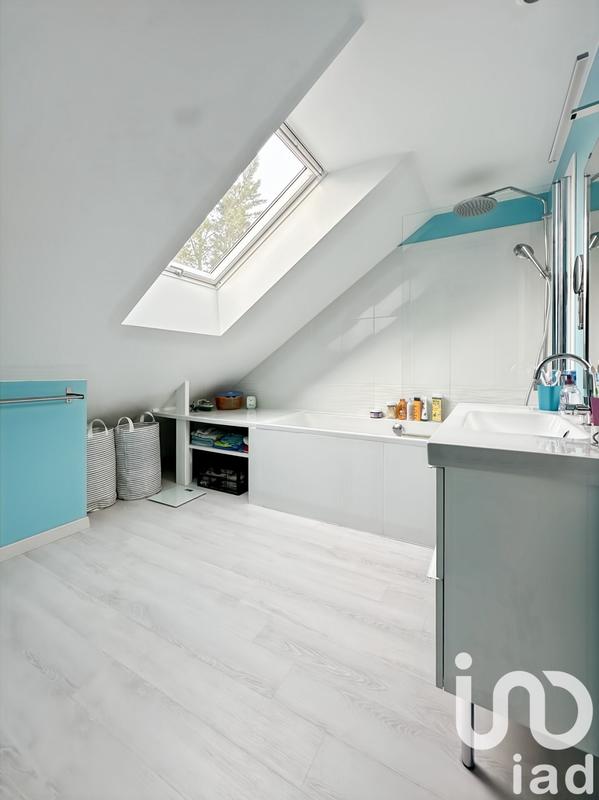 Maison - 289 m² - 9 pièces