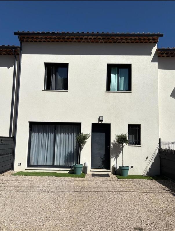 Maison - 92 m² - 4 pièces