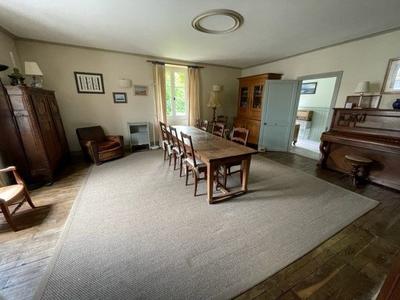 Maison - 163 m² - 7 pièces