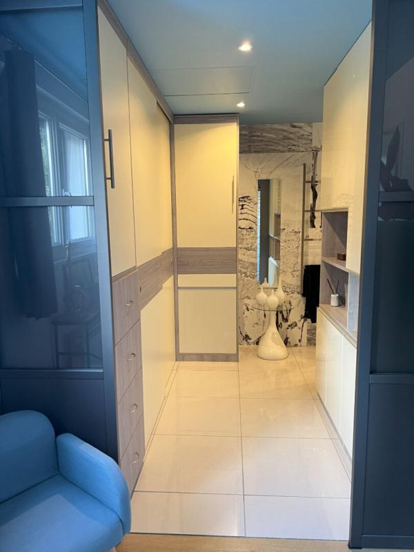 Maison - 270 m² - 12 pièces