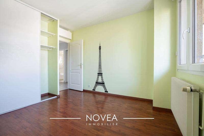 Maison traditionnelle - 179 m² - 8 pièces