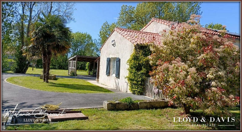 Maison - 523 m² - 15 pièces