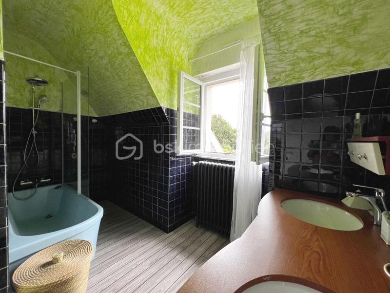 Propriété - 296 m² - 7 pièces