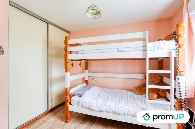 Maison - 95 m² - 8 pièces