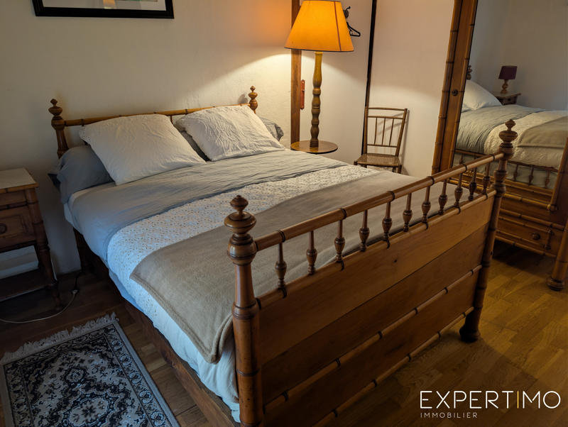 Maison - 338 m² - 8 pièces