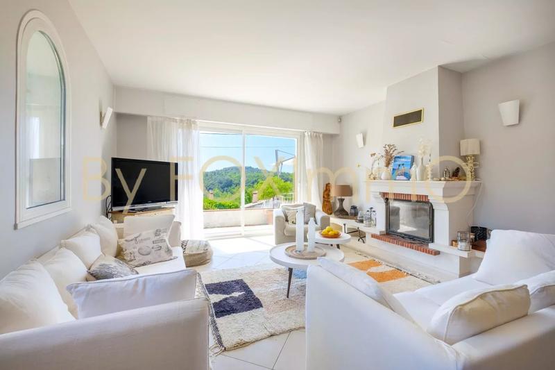 Maison - 211 m² - 6 pièces