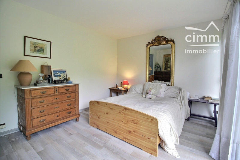 Villa - 363 m² - 6 pièces