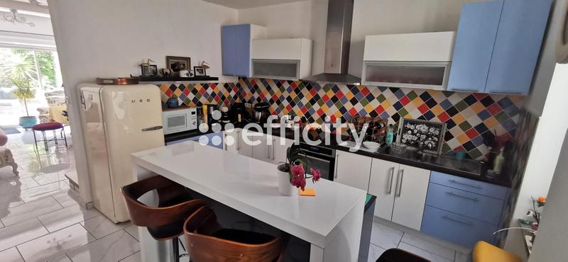 Maison - 165 m² - 8 pièces