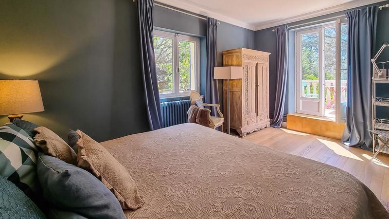 Propriété - 473 m² - 11 pièces