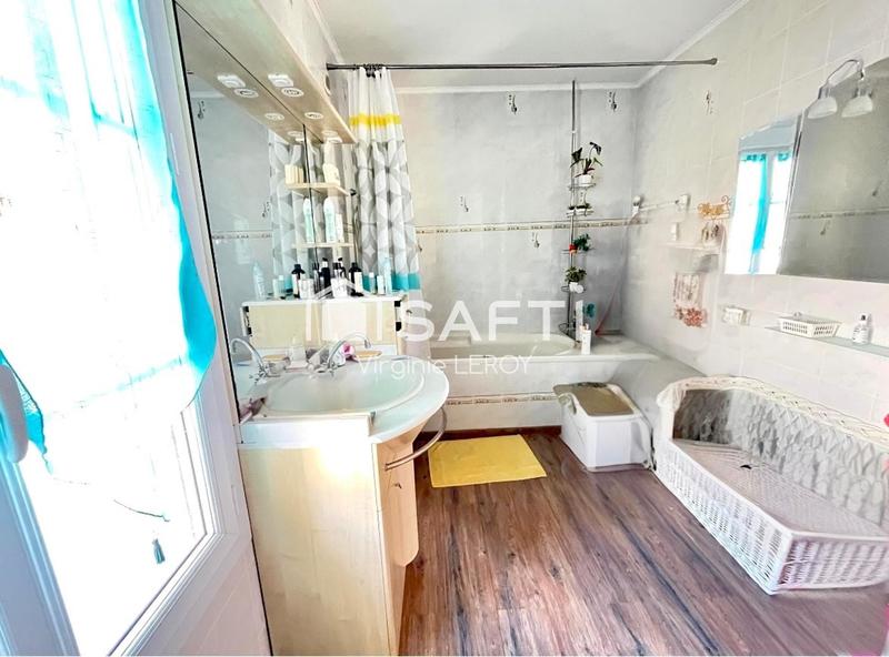 Maison - 224 m² - 7 pièces