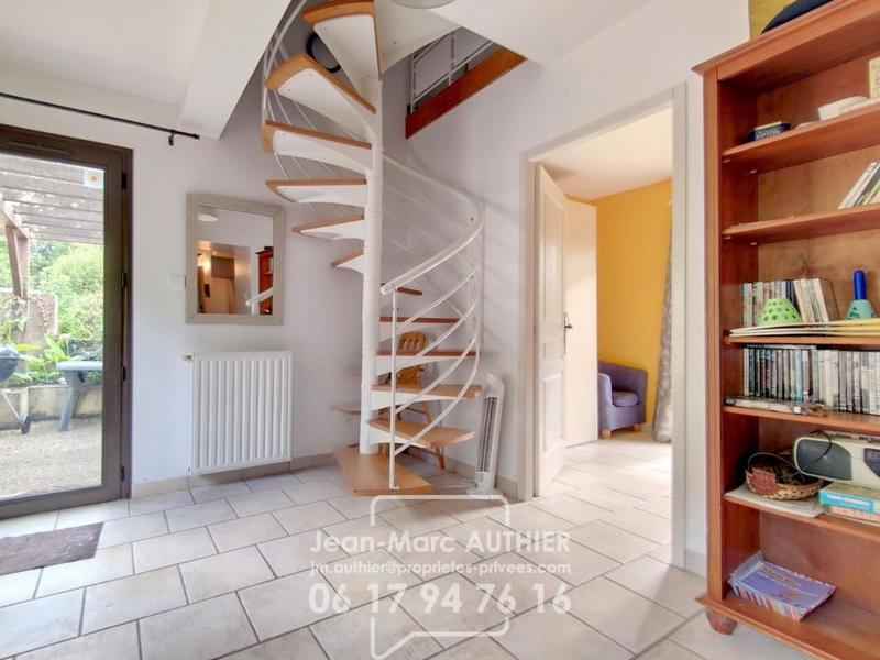 Maison - 212 m² - 8 pièces