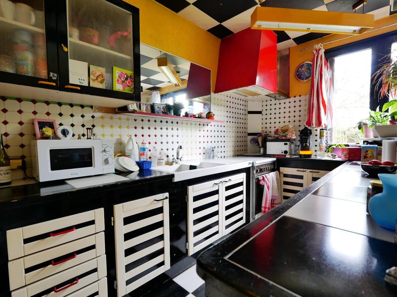 Maison - 238 m² - 9 pièces