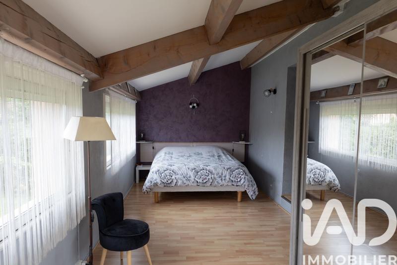 Maison - 220 m² - 9 pièces